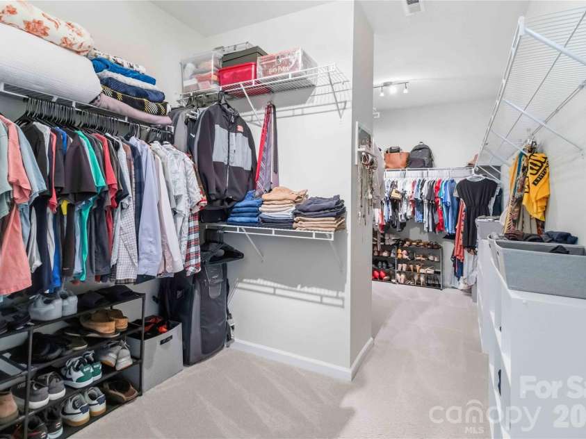 961 Stebbins Drive, Fort Mill, SC 29715.  MLS# CAR4378300, YatesRealty ID 33283. 