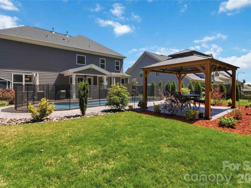 961 Stebbins Drive, Fort Mill, SC 29715.  MLS# CAR4378300, YatesRealty ID 33283. 