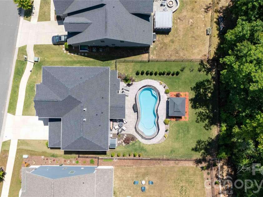 961 Stebbins Drive, Fort Mill, SC 29715.  MLS# CAR4378300, YatesRealty ID 33283. 