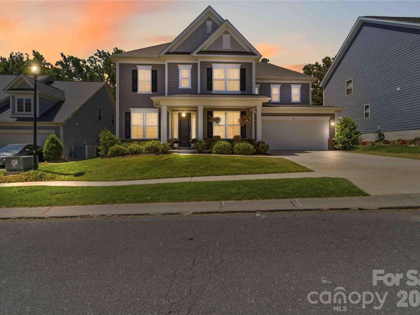 961 Stebbins Drive, Fort Mill, SC 29715.  MLS# CAR4378300, YatesRealty ID 33283. 