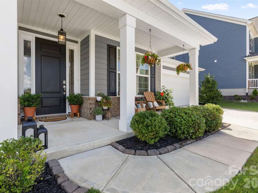 961 Stebbins Drive, Fort Mill, SC 29715.  MLS# CAR4412572, YatesRealty ID 33283. 