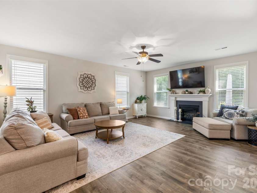 961 Stebbins Drive, Fort Mill, SC 29715.  MLS# CAR4412572, YatesRealty ID 33283. 