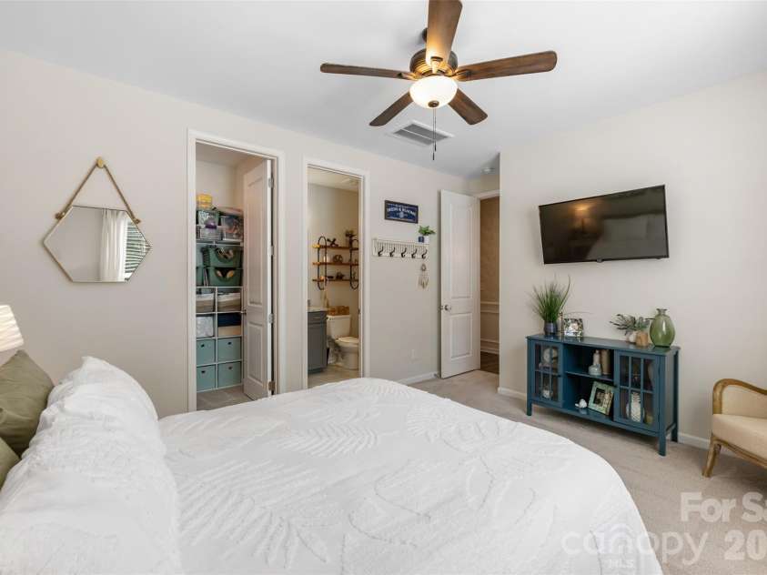 961 Stebbins Drive, Fort Mill, SC 29715.  MLS# CAR4412572, YatesRealty ID 33283. 