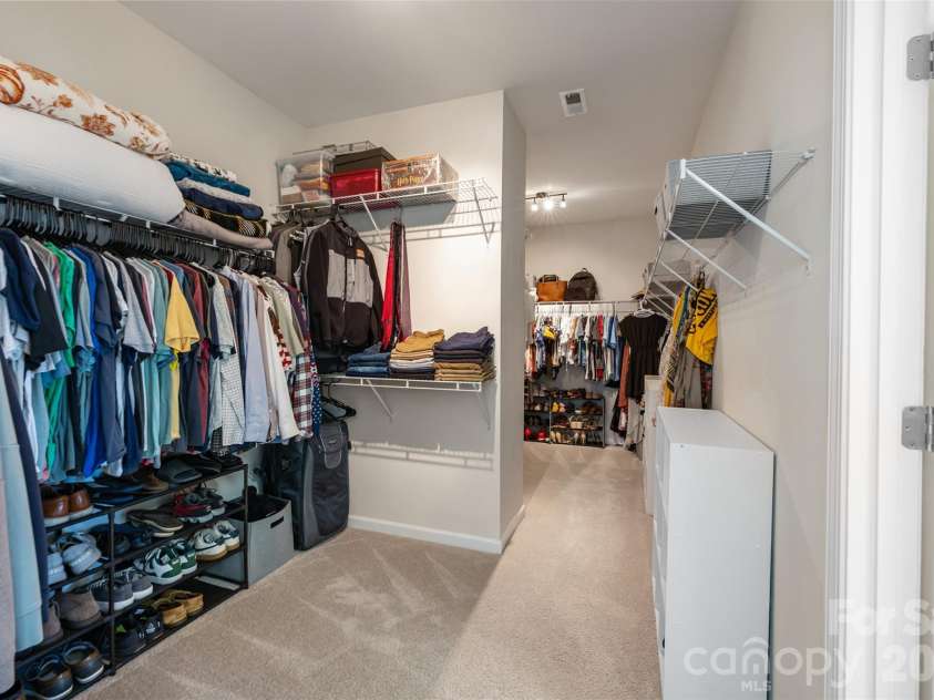 961 Stebbins Drive, Fort Mill, SC 29715.  MLS# CAR4412572, YatesRealty ID 33283. 