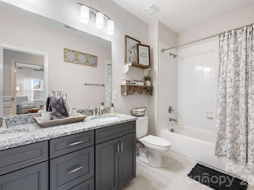 961 Stebbins Drive, Fort Mill, SC 29715.  MLS# CAR4412572, YatesRealty ID 33283. 