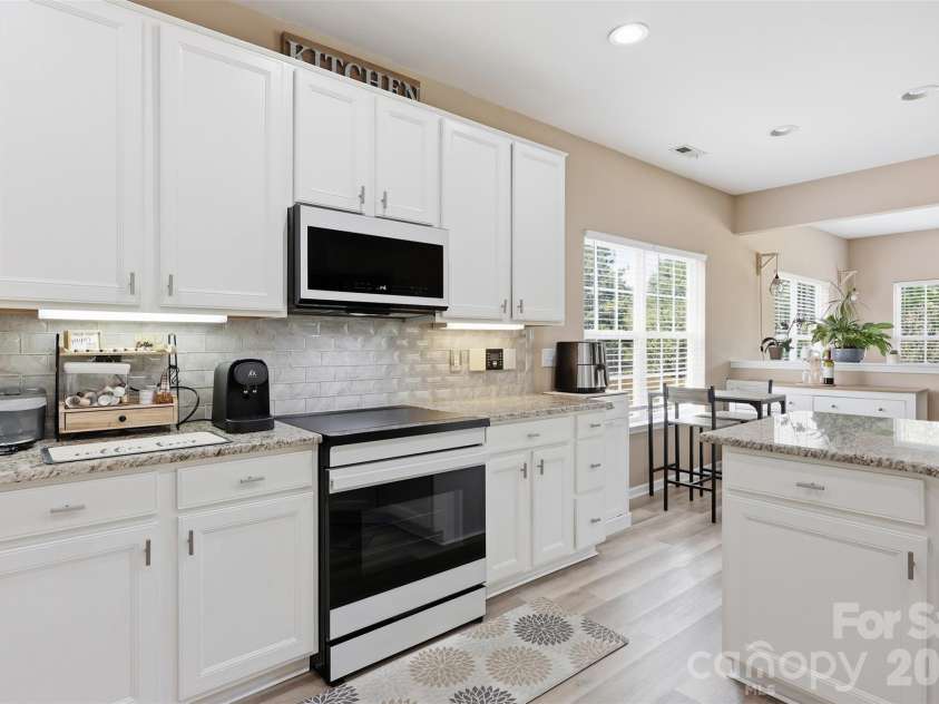 13156 Wilburn Park Lane, Indian Land, SC 29707.  MLS# CAR4378248, YatesRealty ID 33284. Kitchen