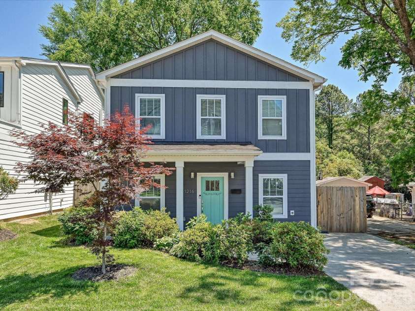 1216 Lomax Avenue, Charlotte, NC 28211.  MLS# CAR4381287, YatesRealty ID 33285. 