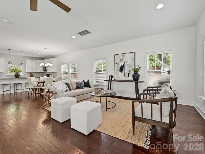 1216 Lomax Avenue, Charlotte, NC 28211.  MLS# CAR4381287, YatesRealty ID 33285. 