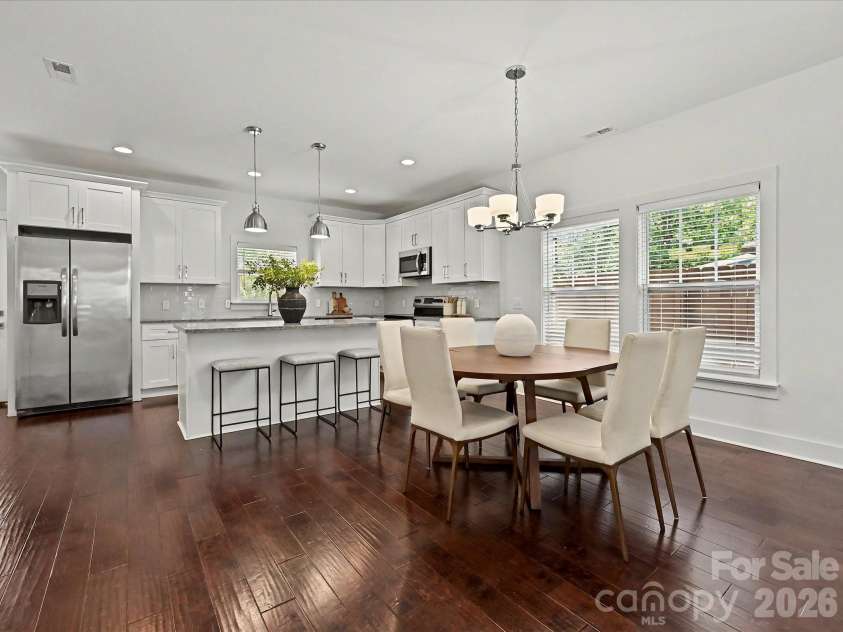 1216 Lomax Avenue, Charlotte, NC 28211.  MLS# CAR4381287, YatesRealty ID 33285. 