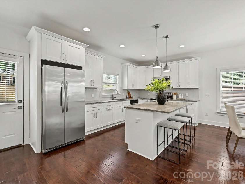1216 Lomax Avenue, Charlotte, NC 28211.  MLS# CAR4381287, YatesRealty ID 33285. 