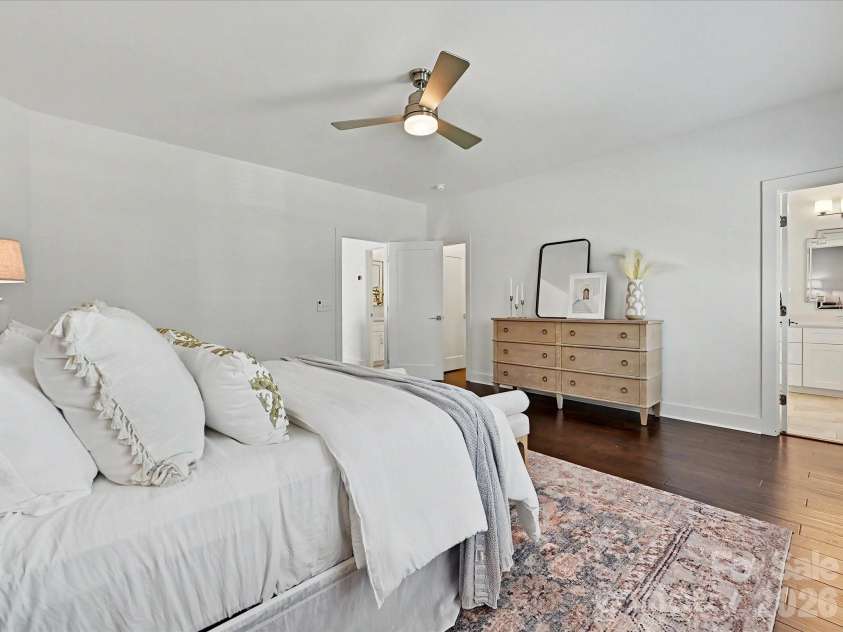 1216 Lomax Avenue, Charlotte, NC 28211.  MLS# CAR4381287, YatesRealty ID 33285. 