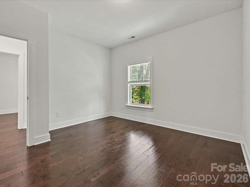 1216 Lomax Avenue, Charlotte, NC 28211.  MLS# CAR4381287, YatesRealty ID 33285. 