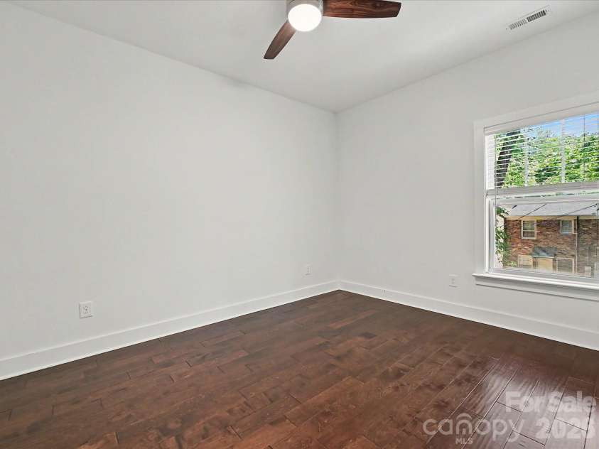 1216 Lomax Avenue, Charlotte, NC 28211.  MLS# CAR4381287, YatesRealty ID 33285. 
