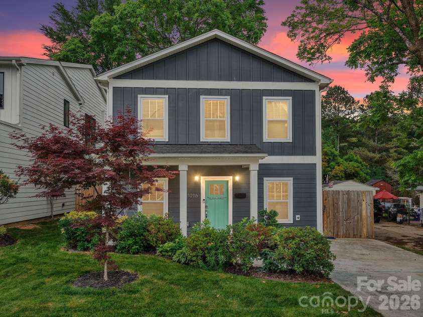 1216 Lomax Avenue, Charlotte, NC 28211.  MLS# CAR4381287, YatesRealty ID 33285. 