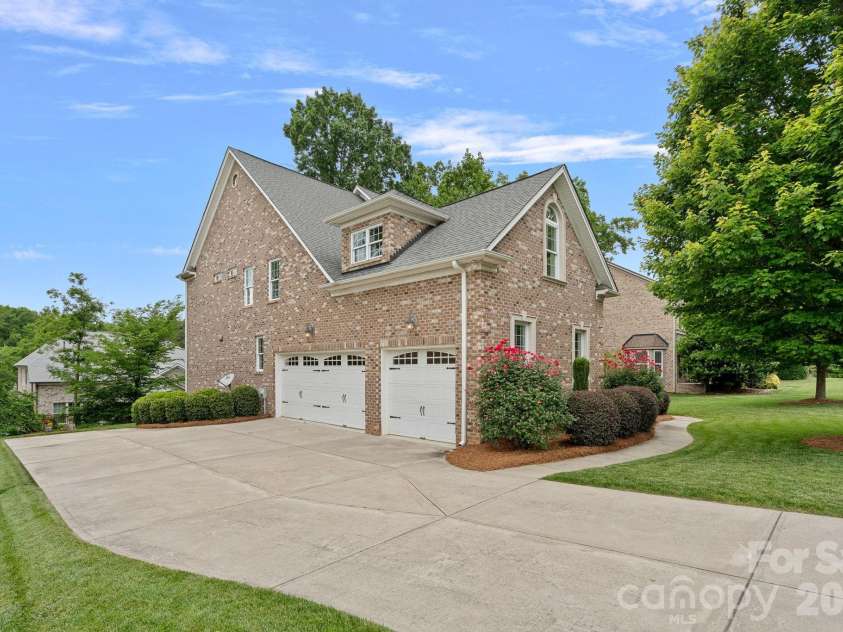 195 Birdie Drive, Stanley, NC 28164.  MLS# CAR4385240, YatesRealty ID 33287. 