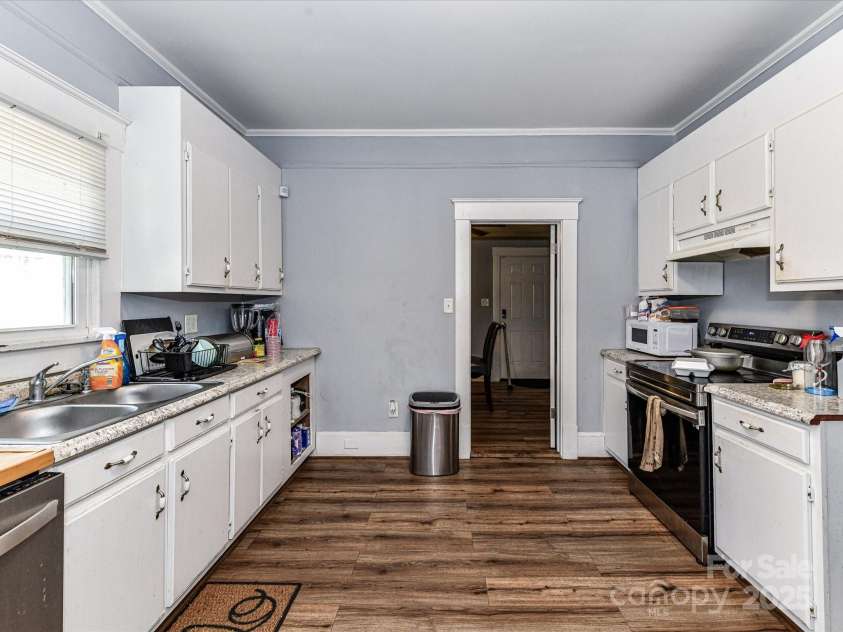 522 Elm Street, Salisbury, NC 28144.  MLS# CAR4294323, YatesRealty ID 33287. 