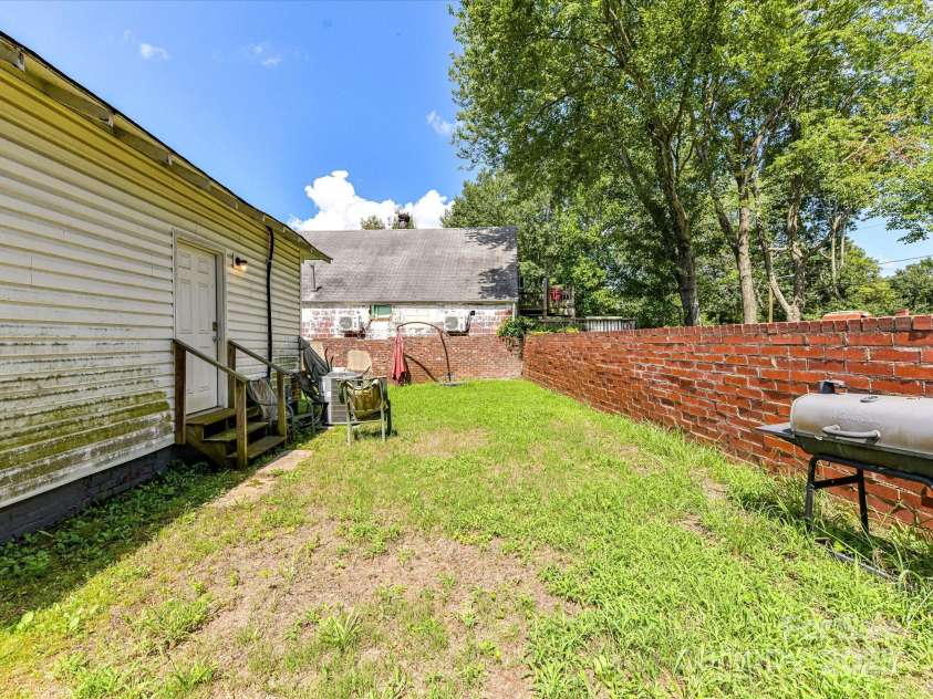 522 Elm Street, Salisbury, NC 28144.  MLS# CAR4294323, YatesRealty ID 33287. 