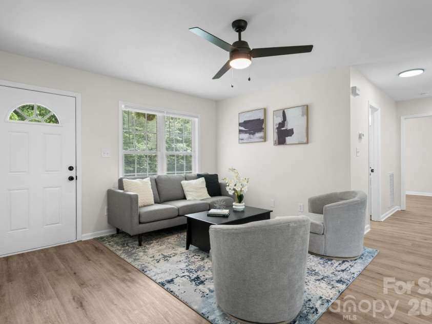 208 B Avenue, Maiden, NC 28650.  MLS# CAR4389160, YatesRealty ID 33288. 