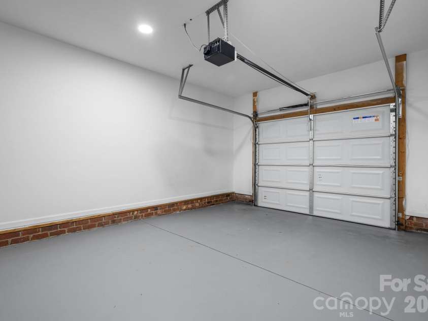 208 B Avenue, Maiden, NC 28650.  MLS# CAR4389160, YatesRealty ID 33288. 