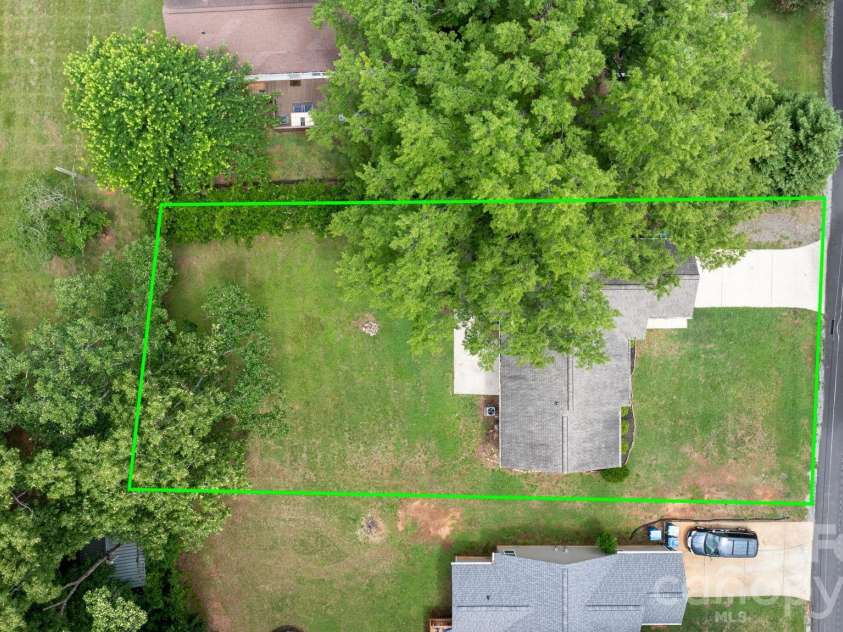 208 B Avenue, Maiden, NC 28650.  MLS# CAR4389160, YatesRealty ID 33288. 