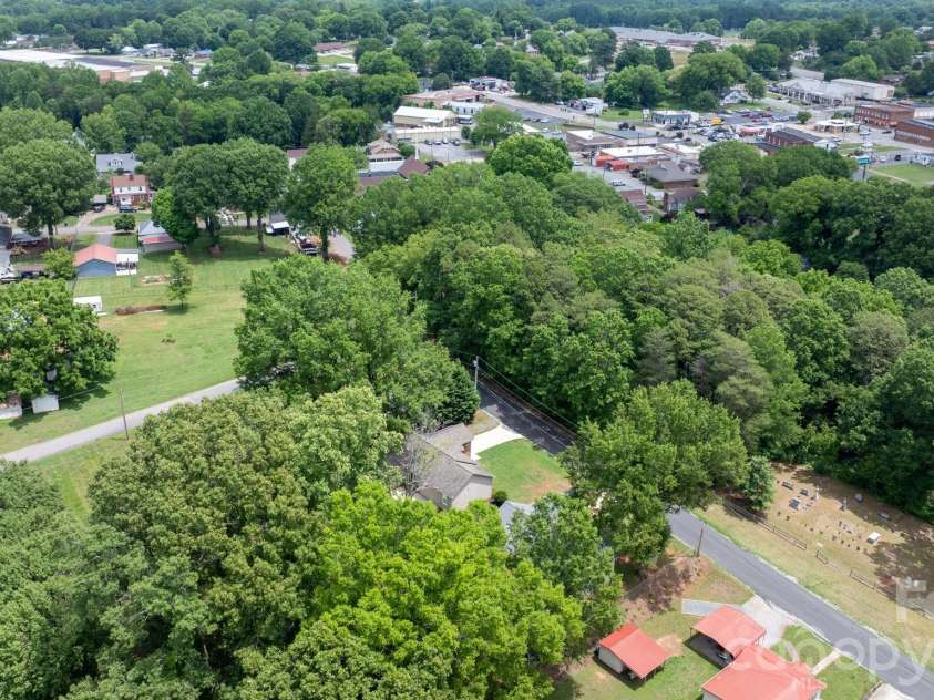 208 B Avenue, Maiden, NC 28650.  MLS# CAR4389160, YatesRealty ID 33288. 