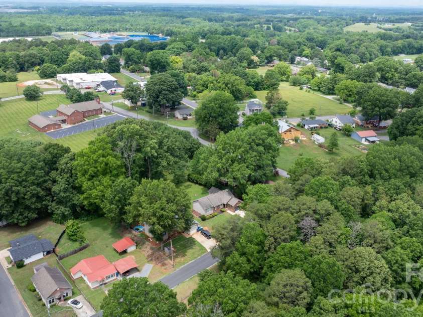 208 B Avenue, Maiden, NC 28650.  MLS# CAR4389160, YatesRealty ID 33288. 