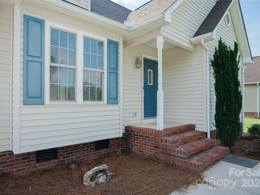 1083 Elljoy Lane, Salisbury, NC 28146.  MLS# CAR4263948, YatesRealty ID 33289. Porch