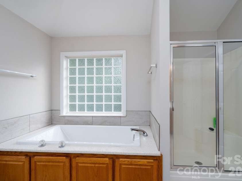2116 Quail Drive, Concord, NC 28027.  MLS# CAR4389135, YatesRealty ID 33289. 