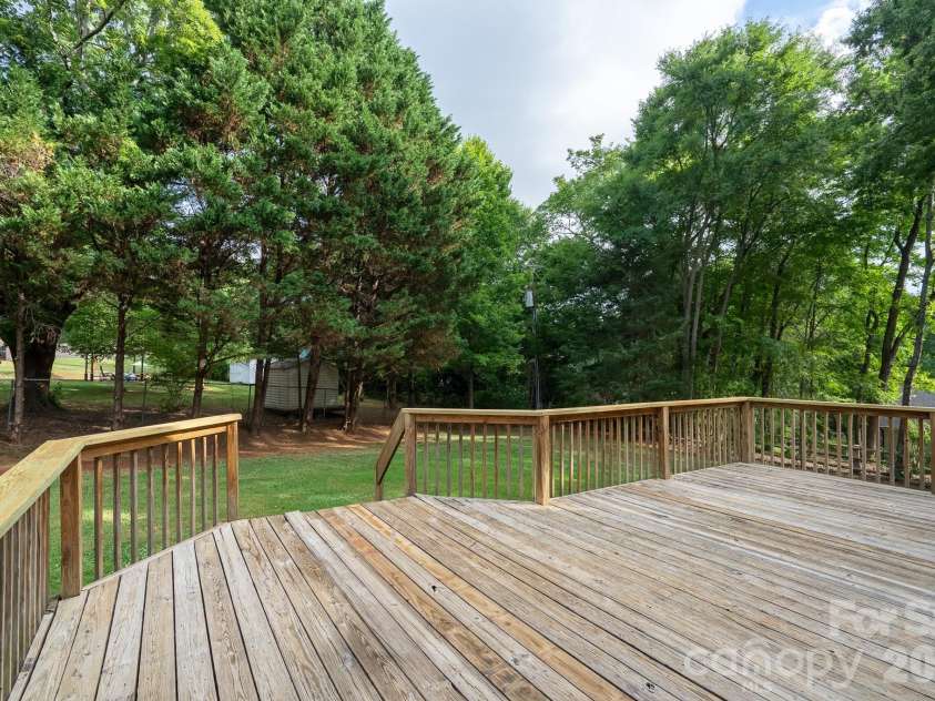 2116 Quail Drive, Concord, NC 28027.  MLS# CAR4389135, YatesRealty ID 33289. 