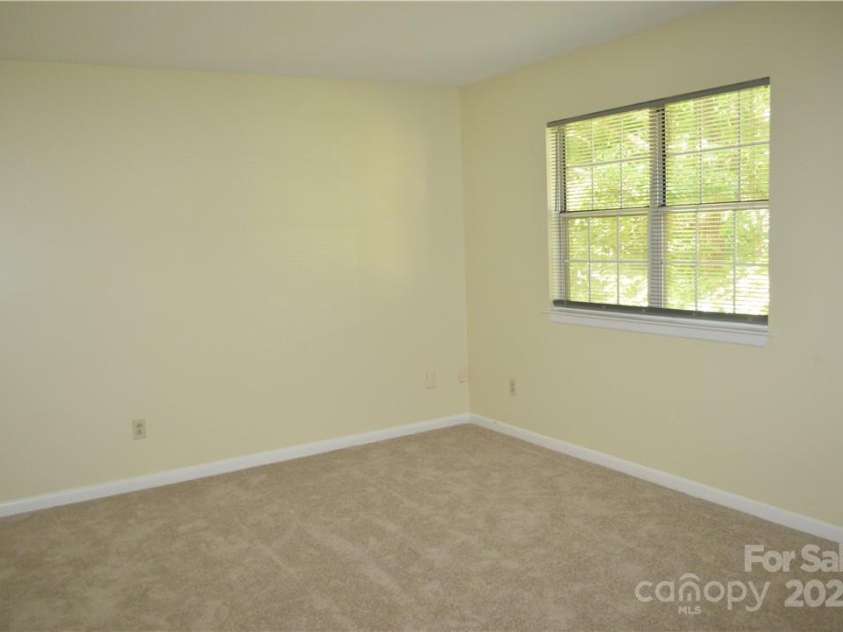 2929 Heathstead Place, Charlotte, NC 28210.  MLS# CAR4299775, YatesRealty ID 3329. 