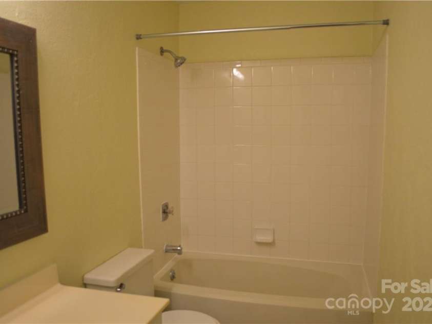 2929 Heathstead Place, Charlotte, NC 28210.  MLS# CAR4299775, YatesRealty ID 3329. 