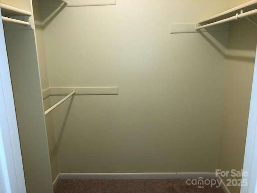 2929 Heathstead Place, Charlotte, NC 28210.  MLS# CAR4299775, YatesRealty ID 3329. 