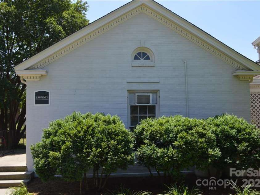2929 Heathstead Place, Charlotte, NC 28210.  MLS# CAR4299775, YatesRealty ID 3329. 