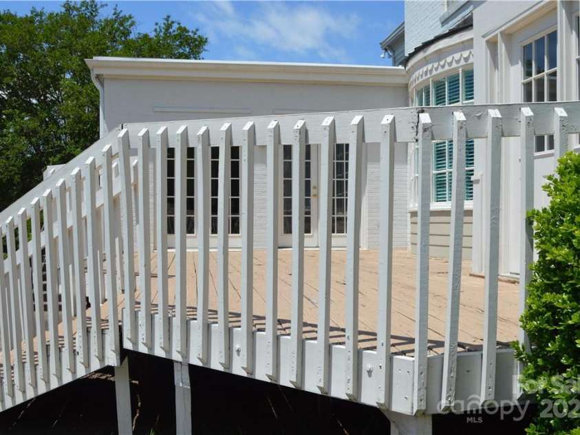 2929 Heathstead Place, Charlotte, NC 28210.  MLS# CAR4299775, YatesRealty ID 3329. 