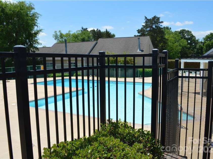 2929 Heathstead Place, Charlotte, NC 28210.  MLS# CAR4299775, YatesRealty ID 3329. 