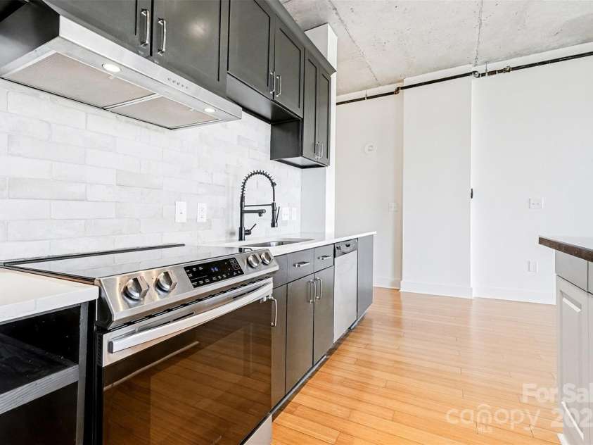 505 6th Street, Charlotte, NC 28202.  MLS# CAR4331119, YatesRealty ID 3329. 