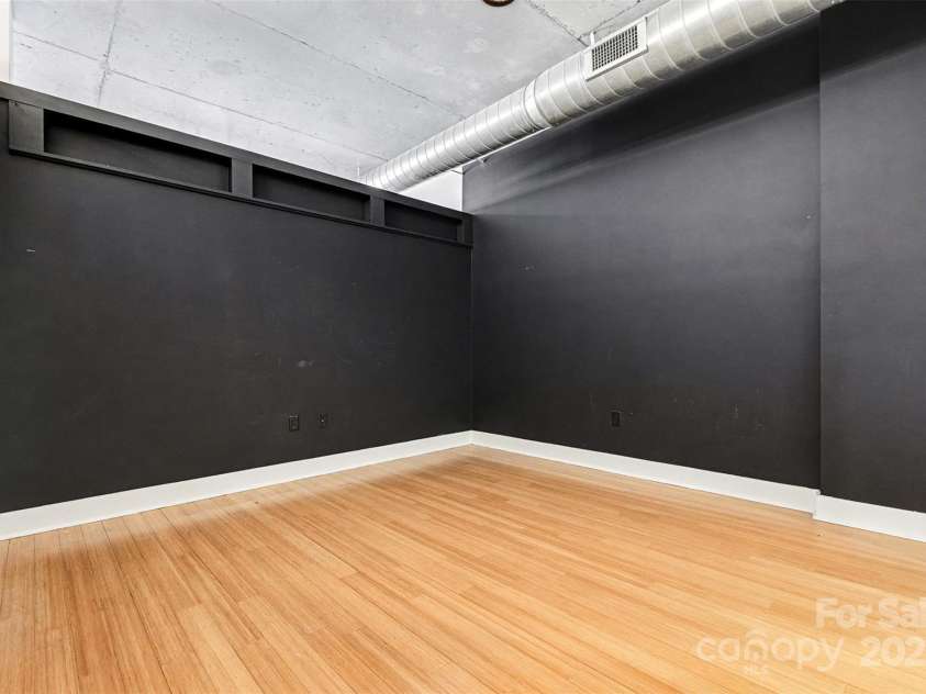 505 6th Street, Charlotte, NC 28202.  MLS# CAR4331119, YatesRealty ID 3329. 