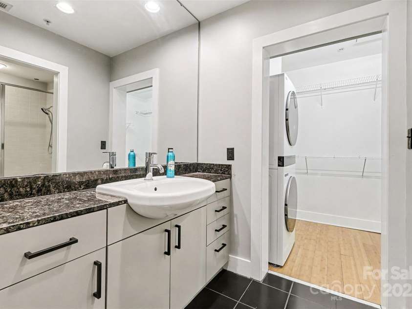 505 6th Street, Charlotte, NC 28202.  MLS# CAR4331119, YatesRealty ID 3329. 