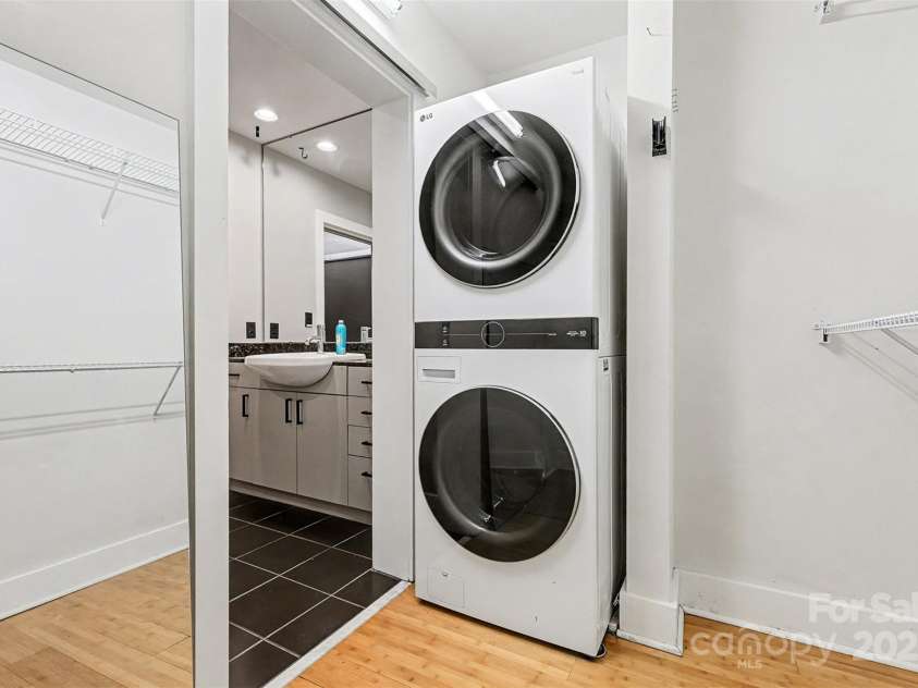 505 6th Street, Charlotte, NC 28202.  MLS# CAR4331119, YatesRealty ID 3329. 