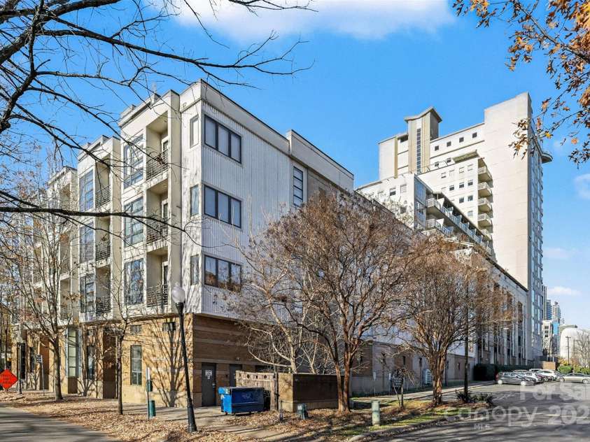 505 6th Street, Charlotte, NC 28202.  MLS# CAR4331119, YatesRealty ID 3329. 