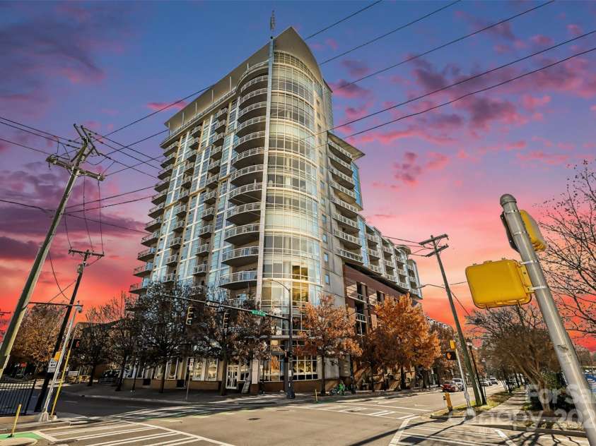 505 6th Street, Charlotte, NC 28202.  MLS# CAR4331119, YatesRealty ID 3329. Modern Uptown condo building at 505 E 6th St with striking architecture.
