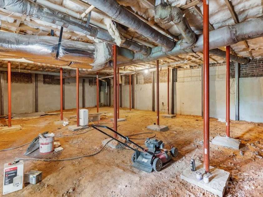 958 Sherwood Circle, Lancaster, SC 29720.  MLS# CAR4202189, YatesRealty ID 3329. BASEMENT ACCESIBLE FROM EXTERIOR REAR OF HOME