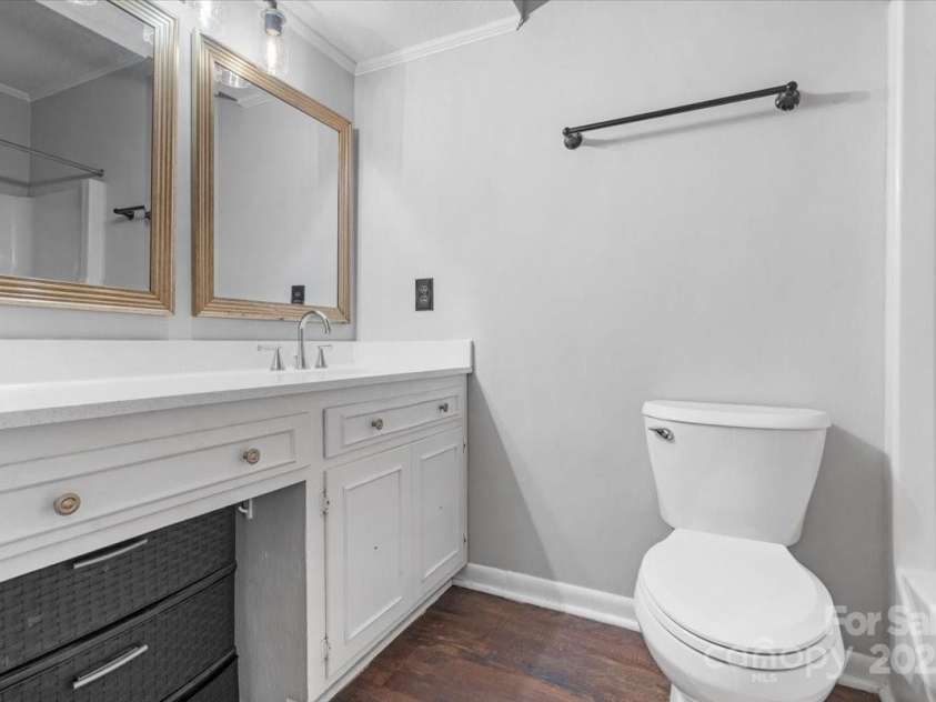 958 Sherwood Circle, Lancaster, SC 29720.  MLS# CAR4202189, YatesRealty ID 3329. PRIMARY BATHROOM