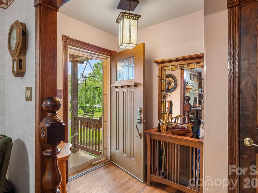 10 Oak Leaf Lane, Arden, NC 28704.  MLS# CAR4388515, YatesRealty ID 33290. 