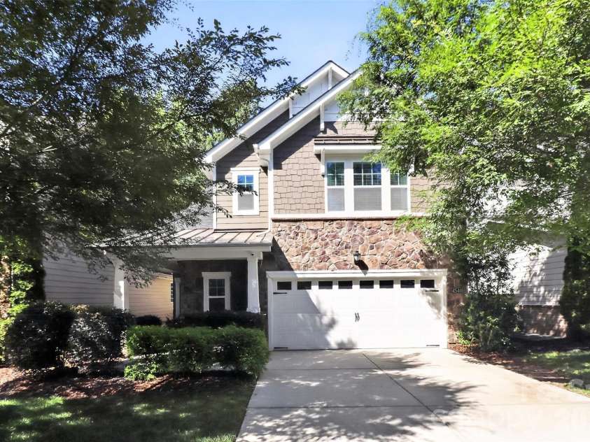 4540 Blackmuir Wood Circle, Charlotte, NC 28270.  MLS# CAR4388580, YatesRealty ID 33291. 