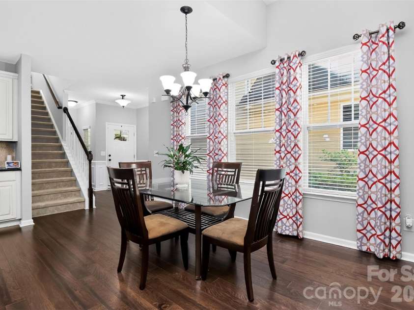 4540 Blackmuir Wood Circle, Charlotte, NC 28270.  MLS# CAR4388580, YatesRealty ID 33291. Main Level Dining Area