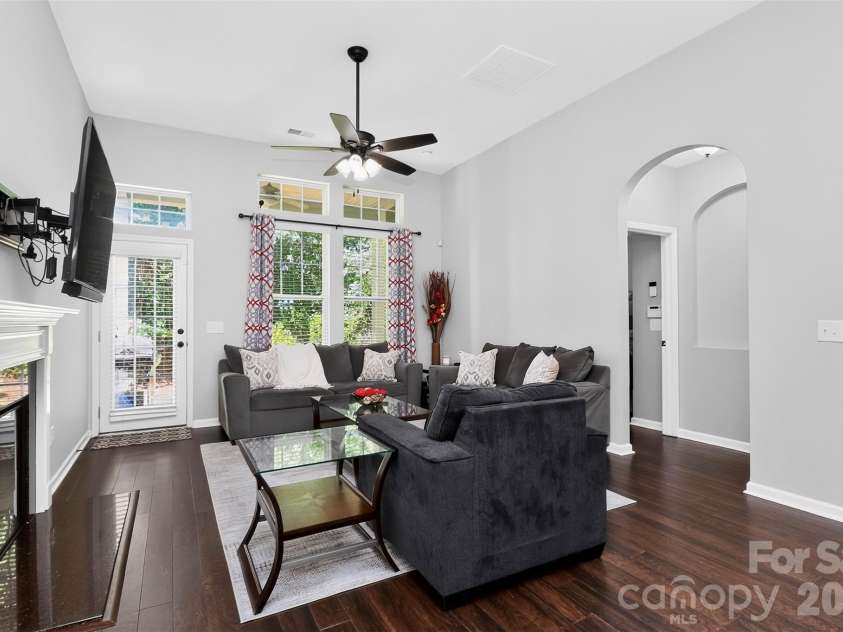 4540 Blackmuir Wood Circle, Charlotte, NC 28270.  MLS# CAR4388580, YatesRealty ID 33291. Main Level Living Area