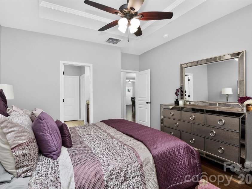 4540 Blackmuir Wood Circle, Charlotte, NC 28270.  MLS# CAR4388580, YatesRealty ID 33291. Primary Bedroom