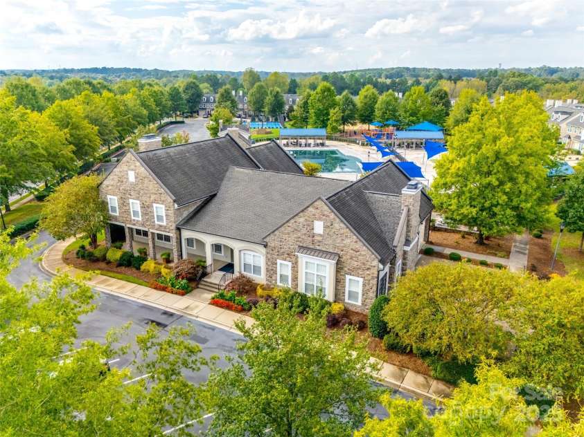 5709 Selkirkshire Road, Charlotte, NC 28278.  MLS# CAR4290990, YatesRealty ID 33291. Clubhouse