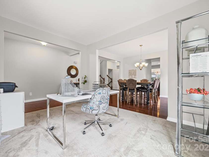 5709 Selkirkshire Road, Charlotte, NC 28278.  MLS# CAR4290990, YatesRealty ID 33291. Office